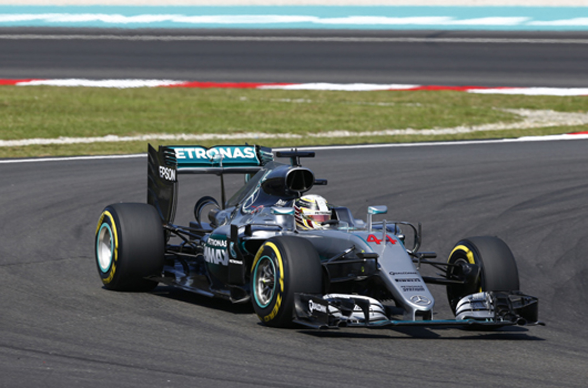 F1マレーシアGP フリー走行3回目:ルイス・ハミルトンがトップタイム