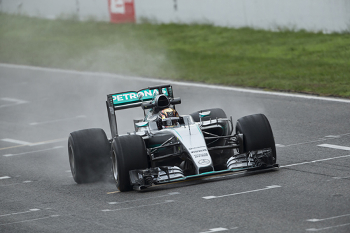 メルセデス、2017年F1タイヤテスト2日目も雨の被害