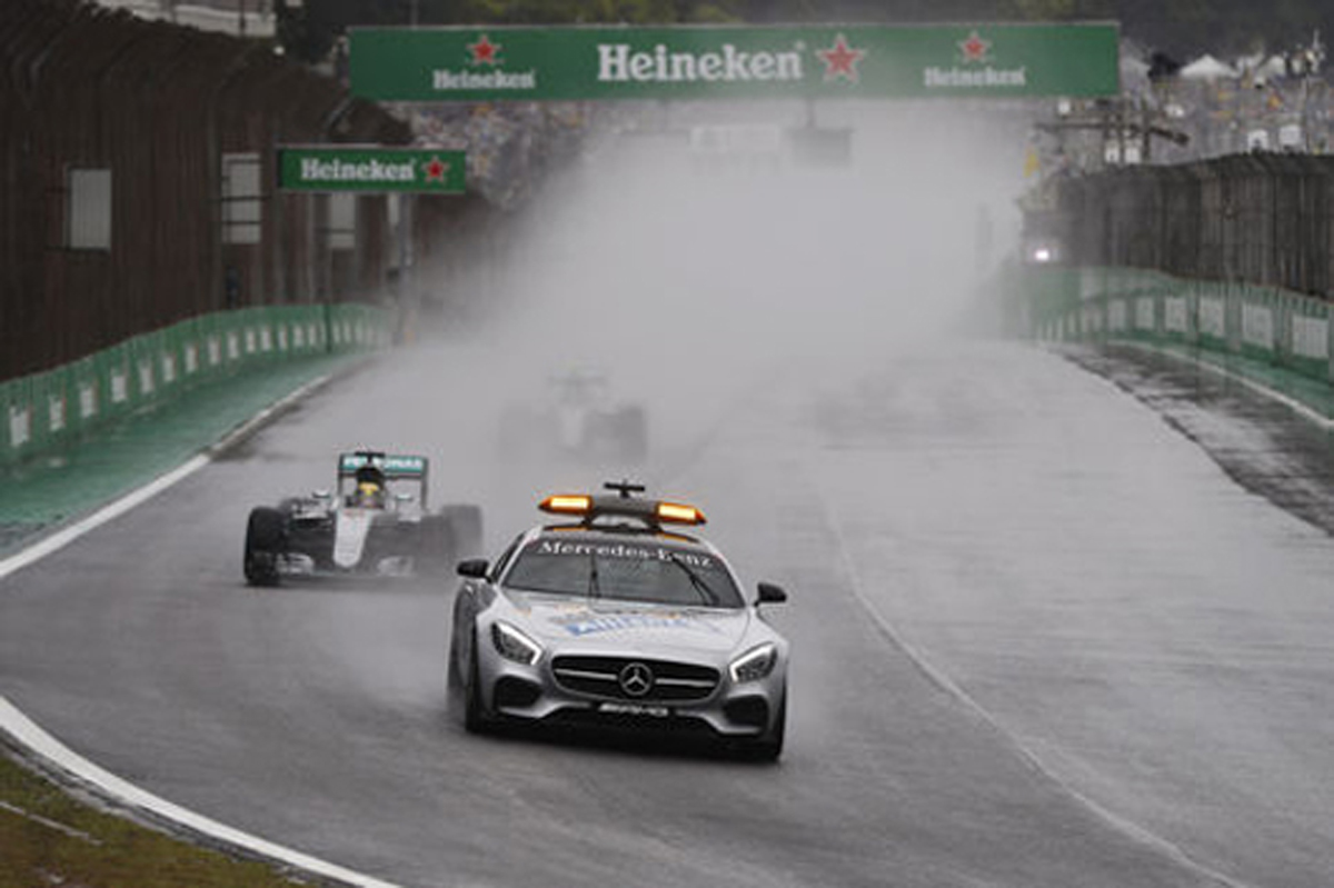 F1ブラジルGP 結果:ルイス・ハミルトンが波乱のレースを制す