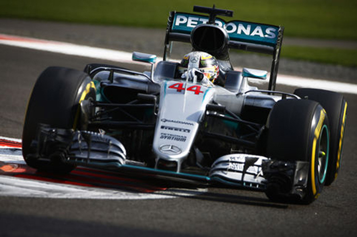 F1アブダビGP フリー走行1回目:ルイス・ハミルトンがトップタイム