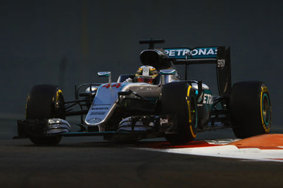 F1アブダビGP フリー走行2回目:ルイス・ハミルトンがトップタイム