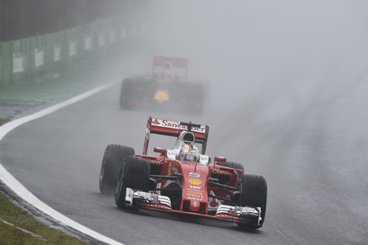 ピレリ、ウェットタイヤ批判についてF1ドライバーと議論