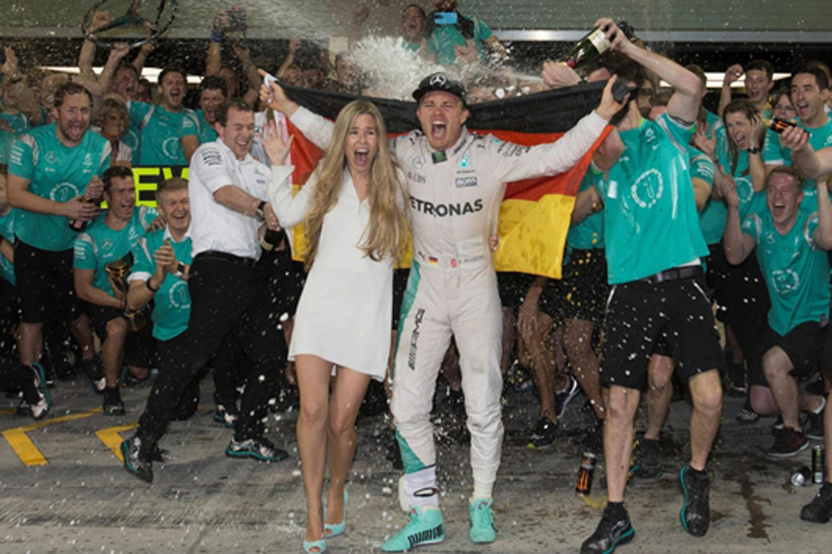 F1新王者ニコ・ロズベルグ 「今夜は我を忘れてはしゃぐつもりだ！」