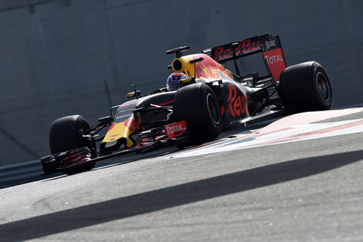 ピレリ、2017年F1タイヤのテストを完了