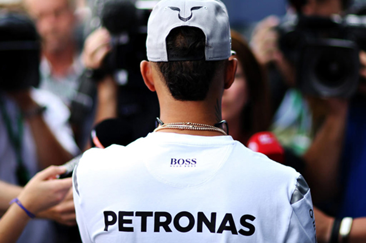 メルセデス、ルイス・ハミルトンを処分せず