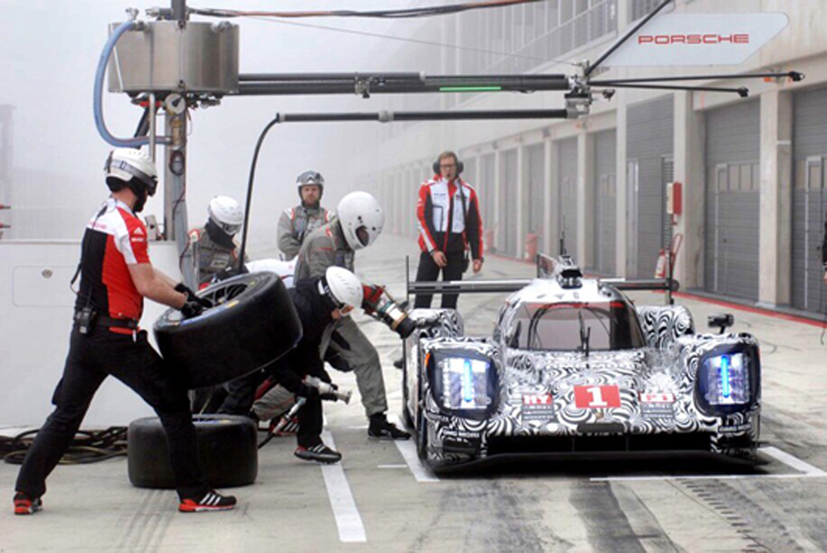 【画像】 ポルシェ、2017年型919ハイブリッドをテスト