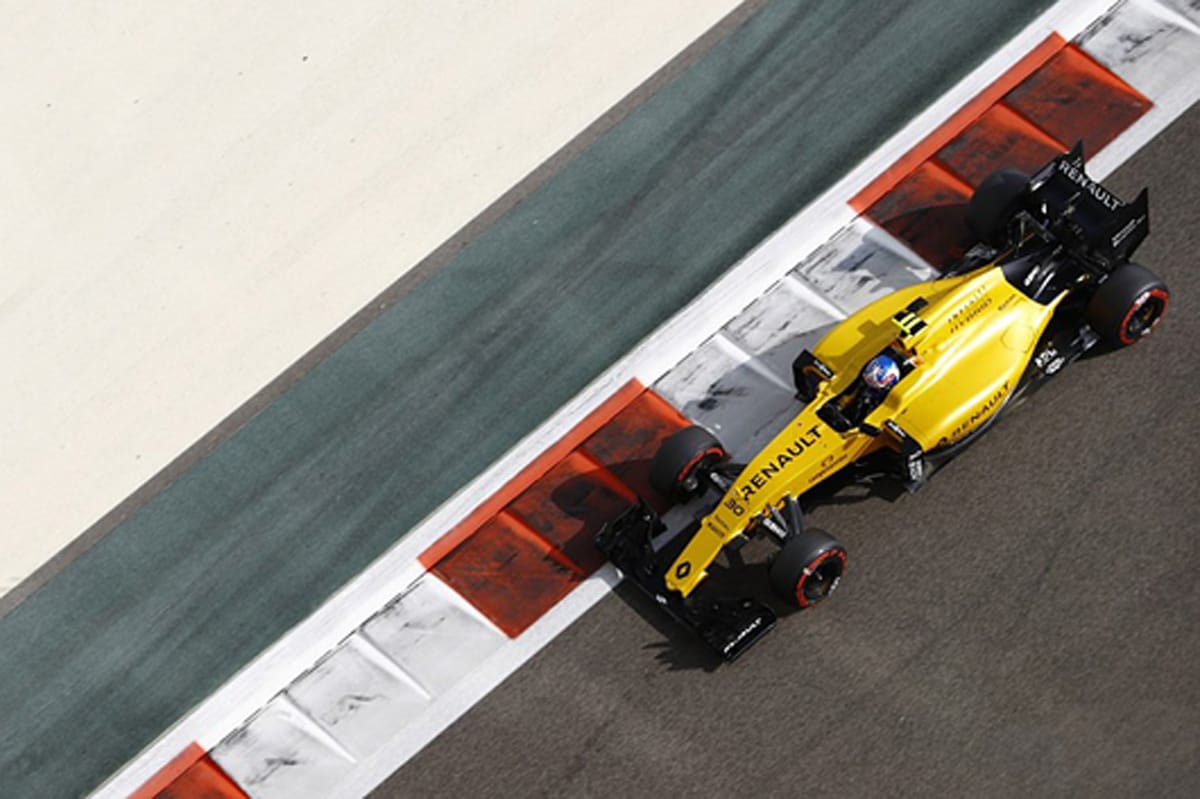 ルノー 「2016年F1マシンを用済みにできて嬉しい」