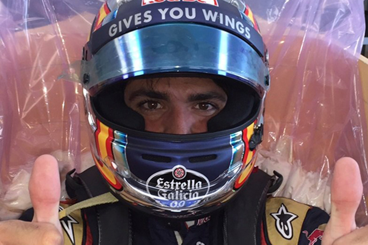 カルロス・サインツ、トロ・ロッソ STR12でシート合わせ