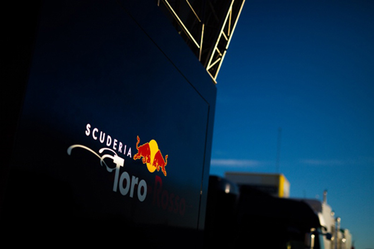 トロ・ロッソ STR12がクラッシュテストに合格