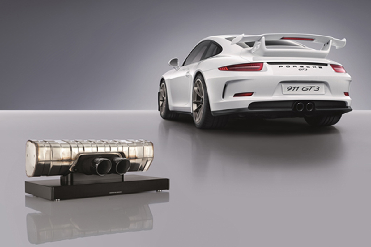 本物のポルシェ911GT3のパーツを使ったサウンドバーが登場