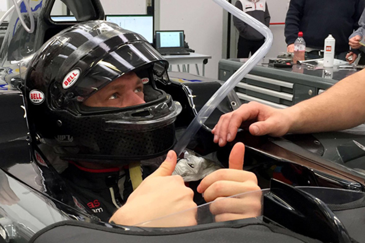 ケビン・マグヌッセン、ハース VF-17でシート合わせ
