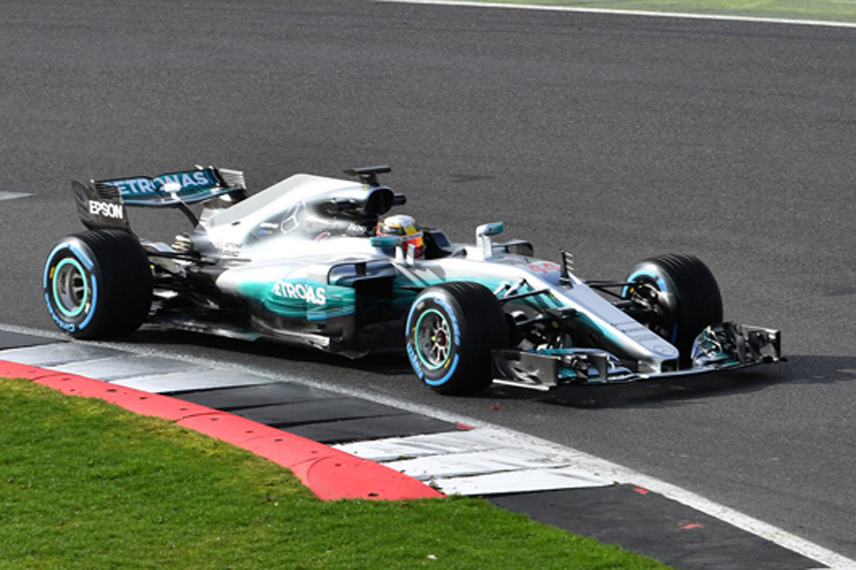 メルセデス W08 走行画像