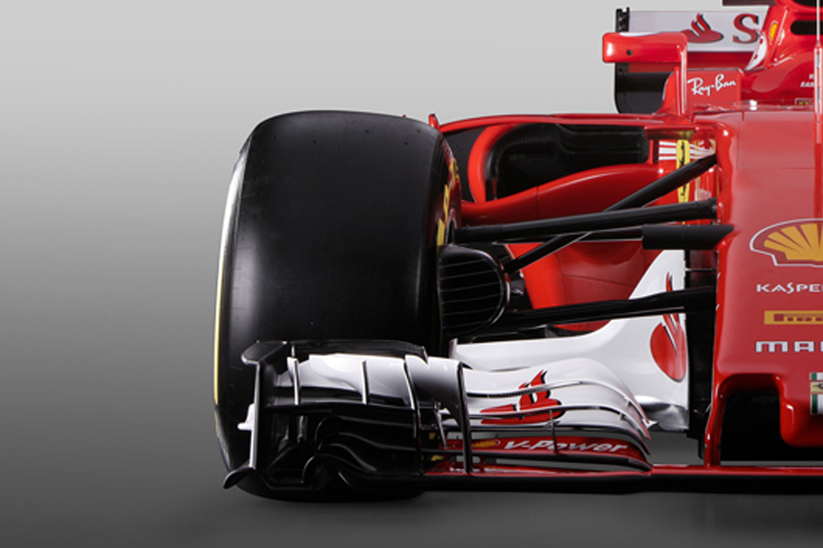 フェラーリ SF70H：奇抜な形状のサンドポンツーン
