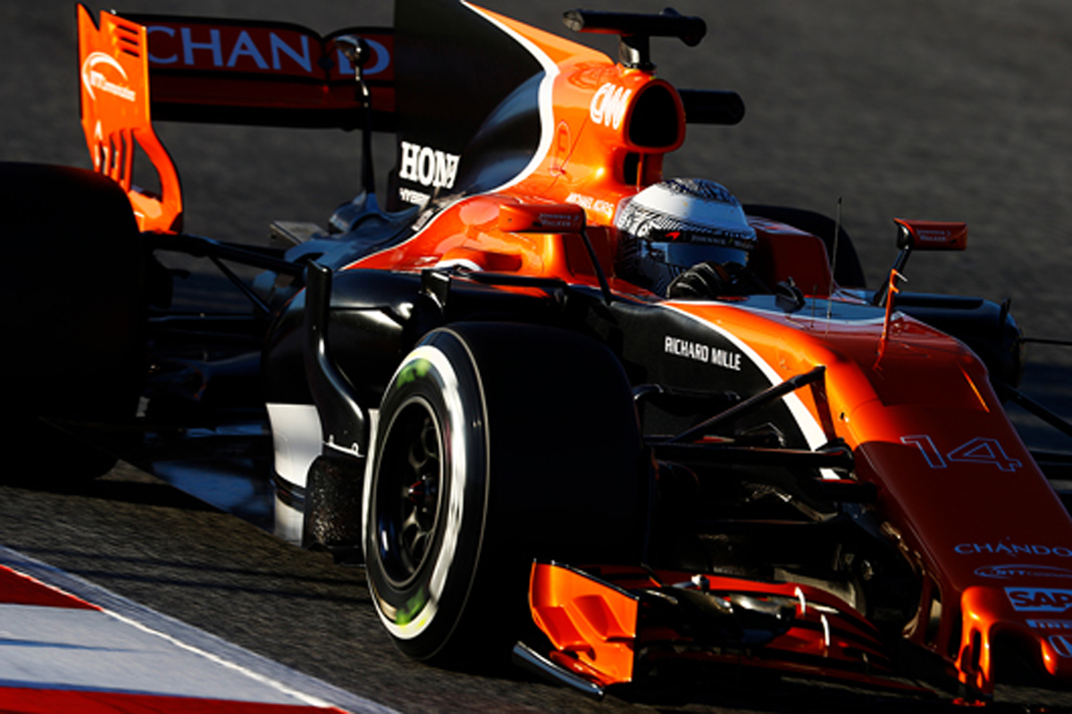 フェルナンド・アロンソ、MCL32で72周を走行 「クルマの感触はいい」