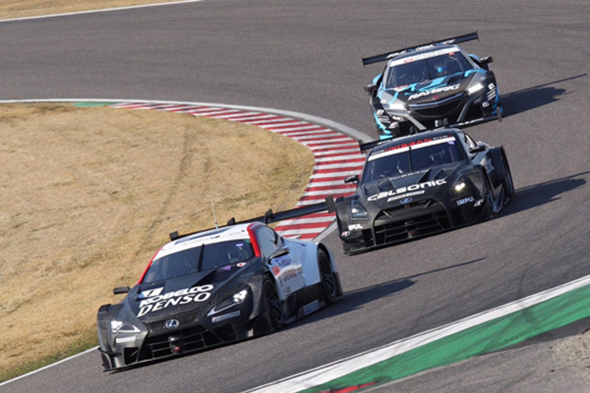 【SUPER GT】 3メーカーの新型GT500マシン3台が揃ってデモラン