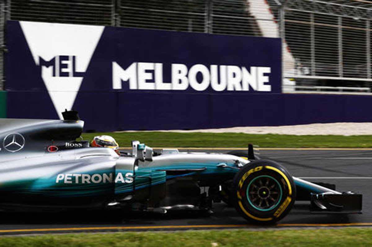 F1オーストラリアGP フリー走行1回目:ルイス・ハミルトンがトップタイム