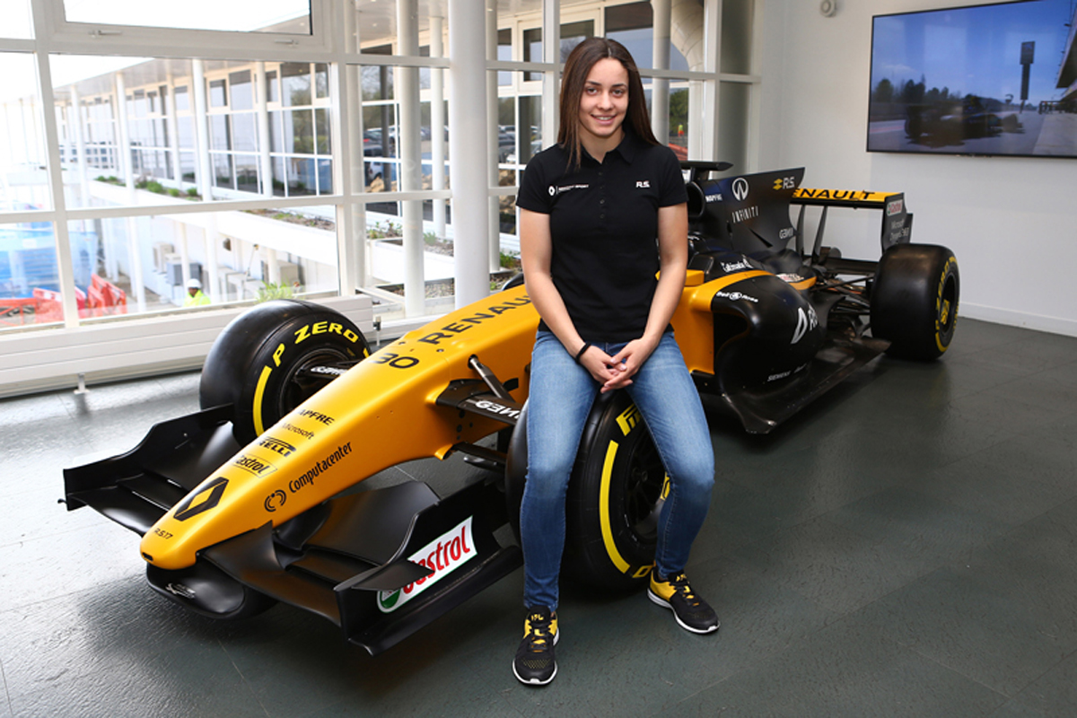 ルノー、女性ドライバーのマルタ・ガルシアと育成ドライバー契約