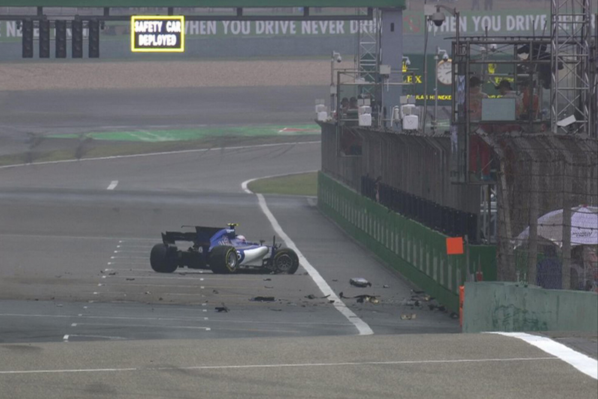 【動画】 アントニオ・ジョビナッツィがクラッシュ / F1中国GP