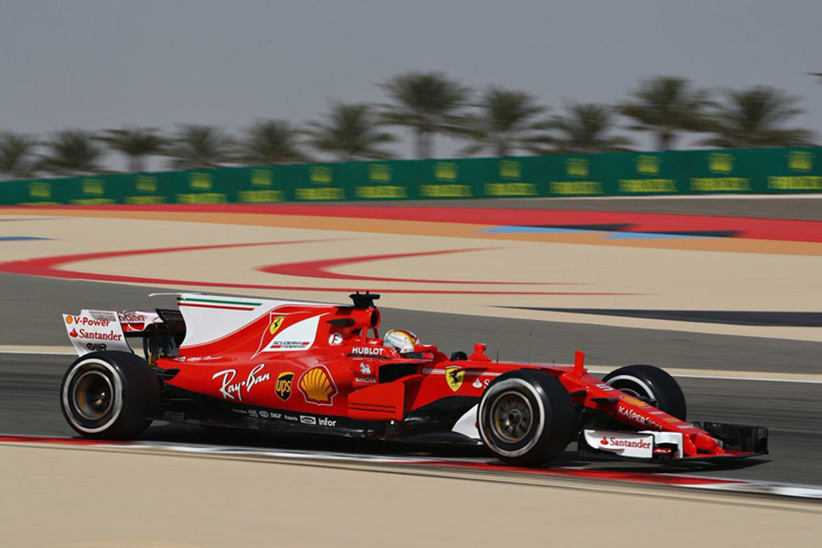 F1バーレーンGP フリー走行1回目:セバスチャン・ベッテルがトップ