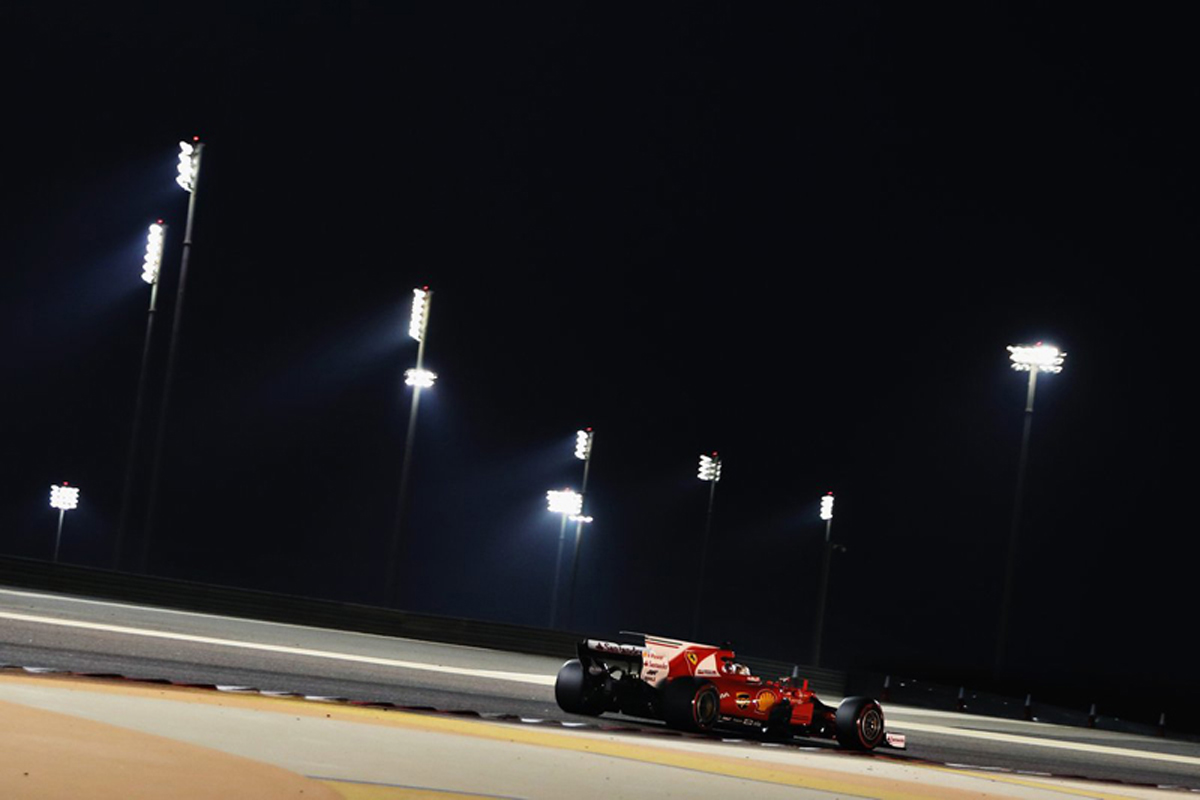 F1バーレーンGP フリー走行2回目:セバスチャン・ベッテルがトップ