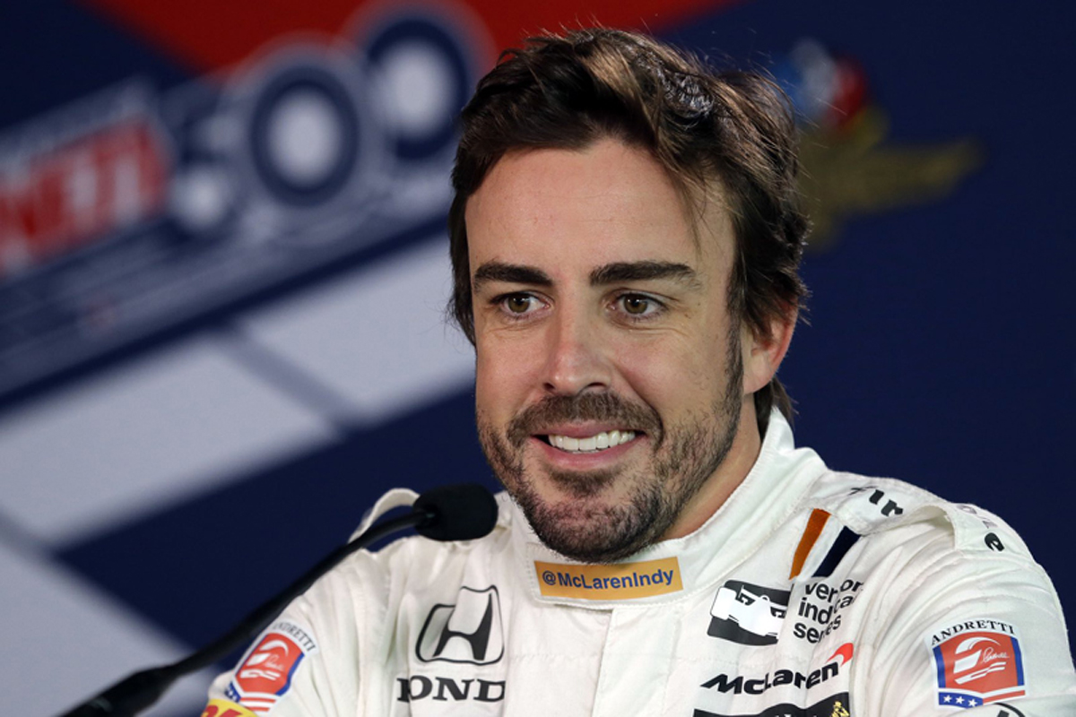 フェルナンド・アロンソ、インディ初走行 「まだクルマに走らされている」