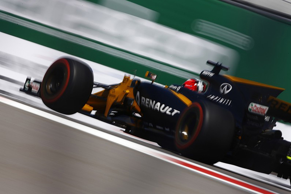 ルノー、万全を期すべくF1エンジンの大幅アップグレード導入を延期