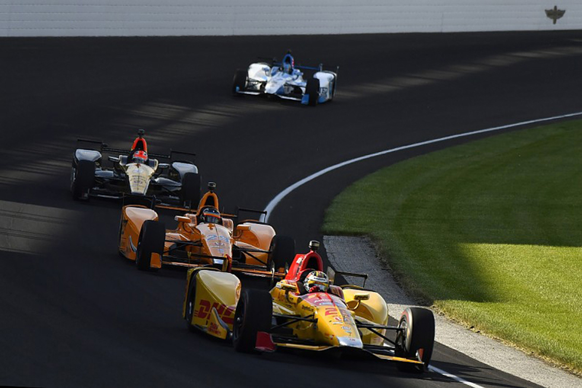 「インディ500決勝ではフェルナンド・アロンソはチームメイトを頼れない」