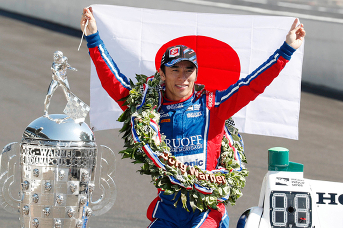 佐藤琢磨のインディ500優勝に差別的投稿の米記者が解雇