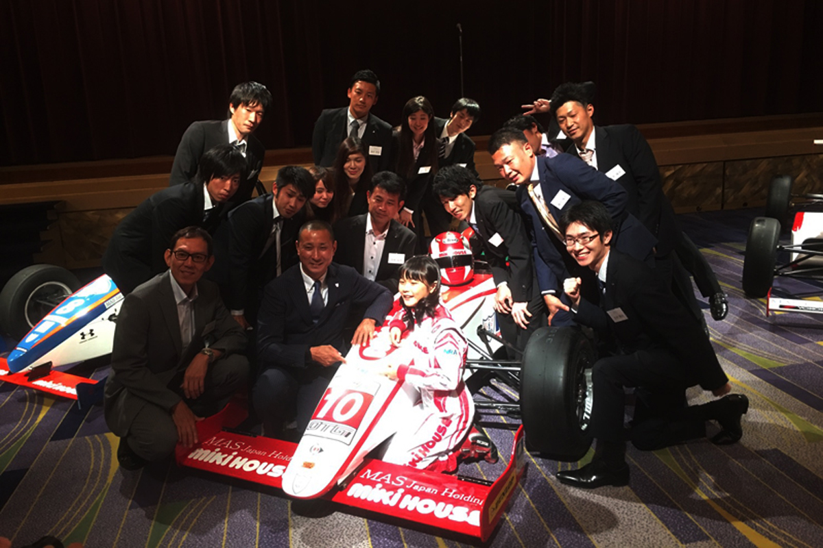 野田英樹の娘Juju 「日本人初の女性F1レーサーになりたい」