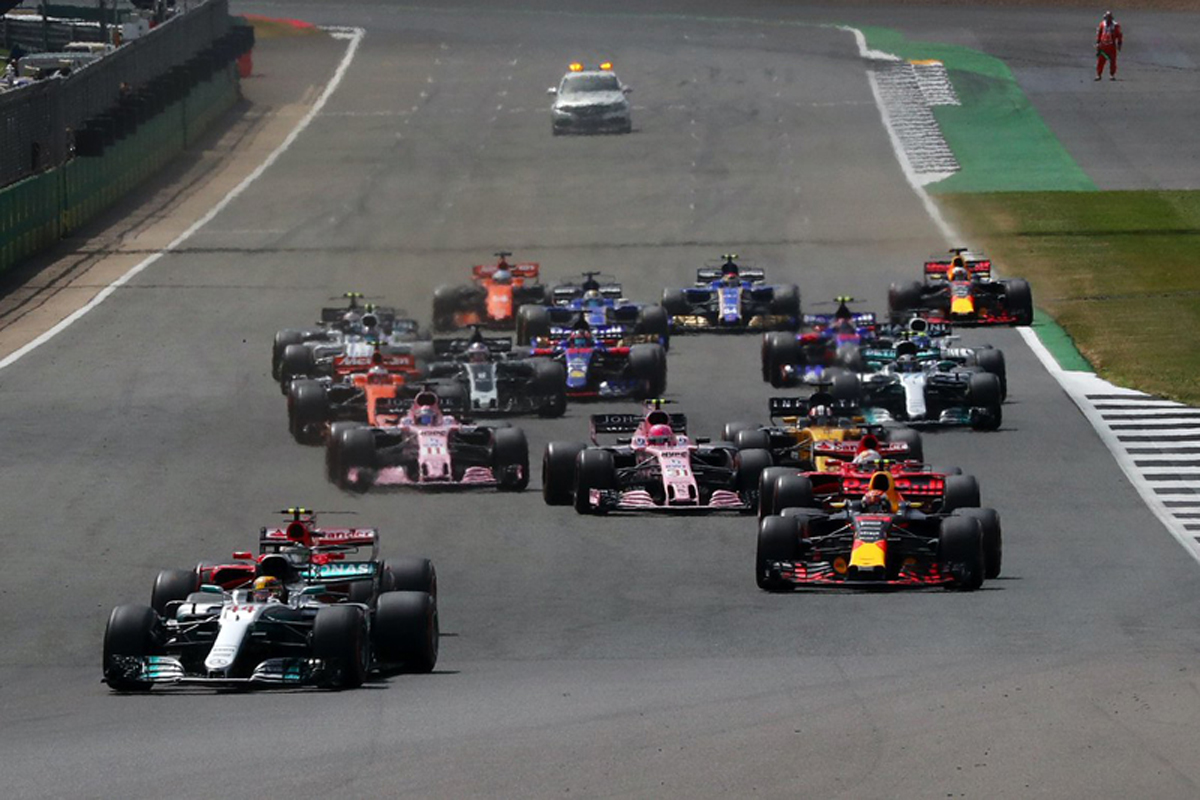 F1イギリスGP 結果:ルイス・ハミルトンがポール・トゥ・ウィン