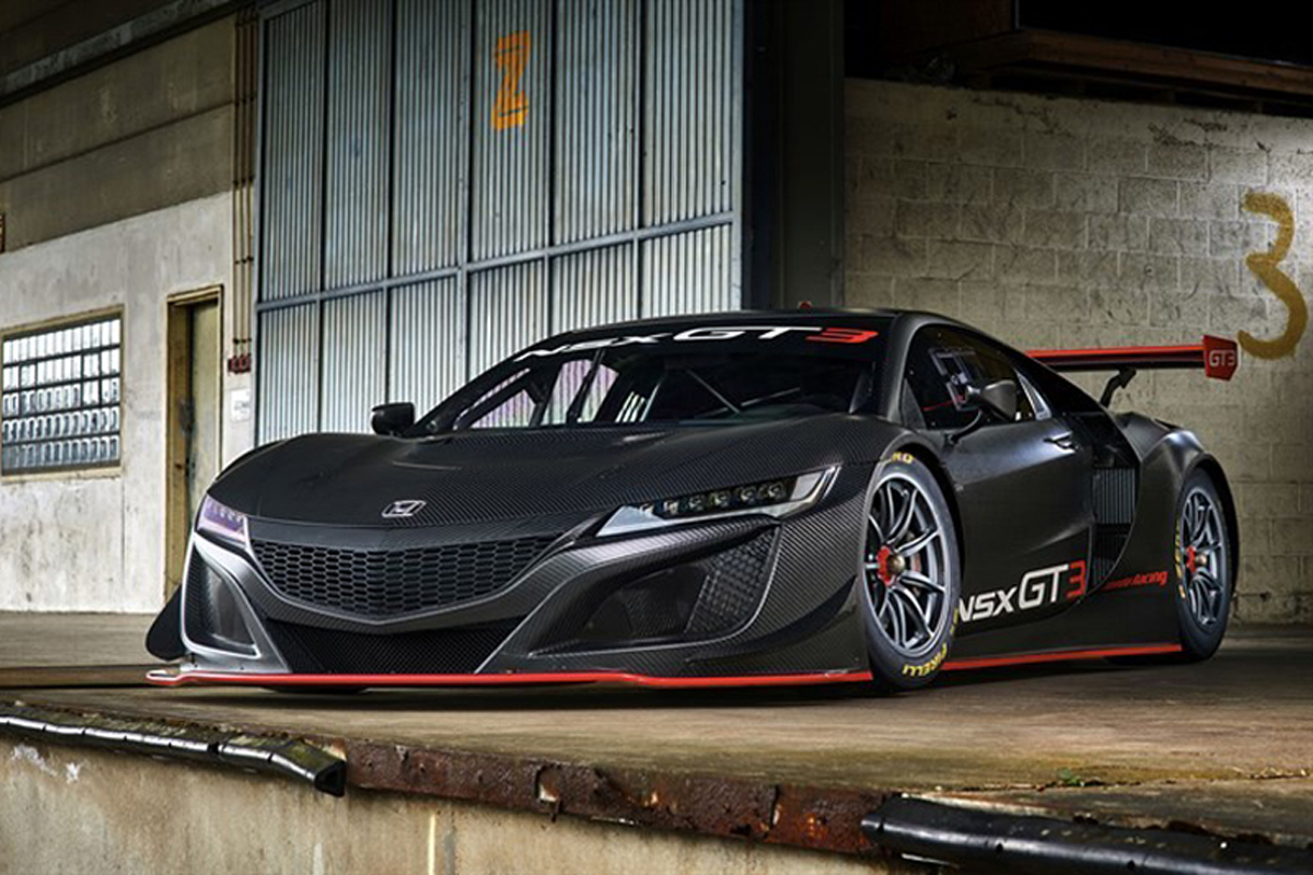 ホンダ、FIA-GT3規則に合致したレース専用車両「NSX GT3」を発売
