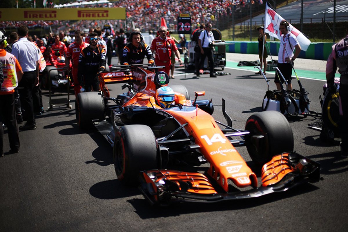マクラーレン、2018年のF1エンジン決定は「今後4～5週間が鍵を握る」