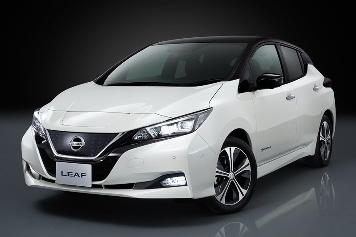 日産、新型リーフを発表 … 航続距離400kmに
