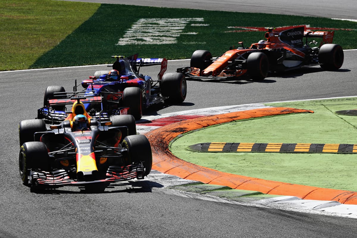 「ホンダとルノーのF1エンジンは2021年まで2強には追いつけない」