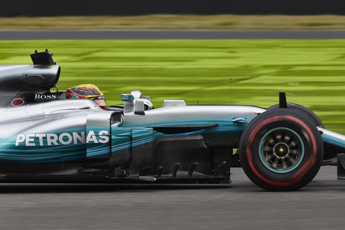 F1日本グランプリ 予選:ルイス・ハミルトンがポールポジション