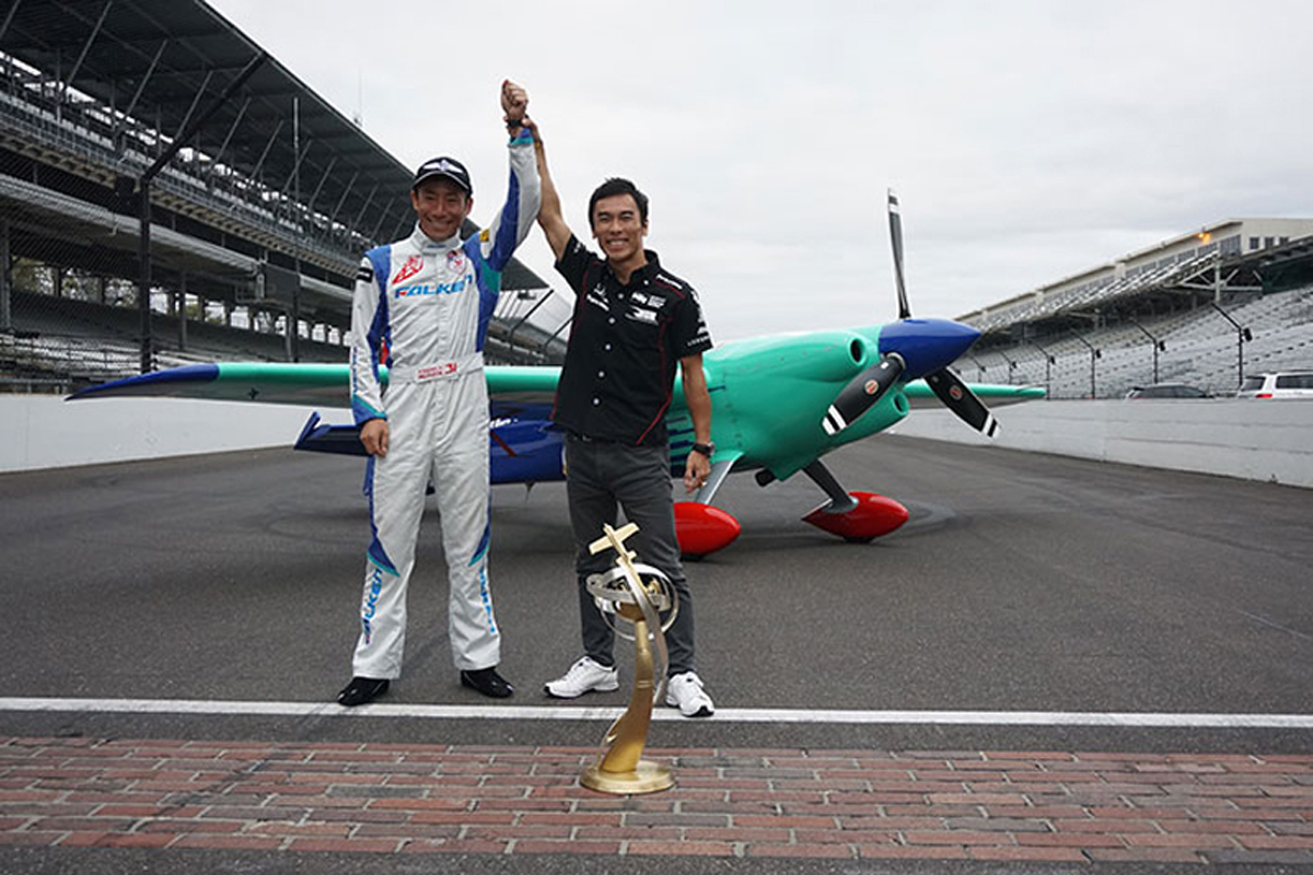 佐藤琢磨、インディアナポリスで室屋義秀の王座獲得の瞬間を目撃
