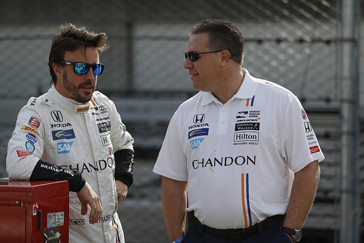 フェルナンド・アロンソ、F1契約延長の“2分後”にデイトナ交渉