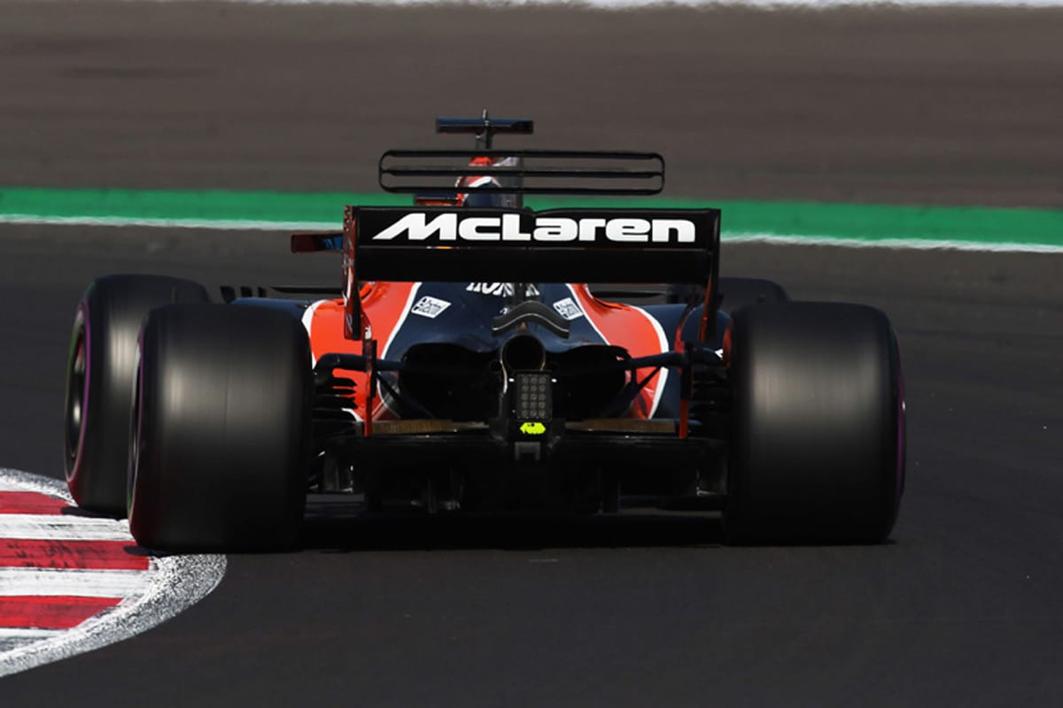 マクラーレン、ルノーのパワーユニット搭載のためにMCL33に大幅な変更