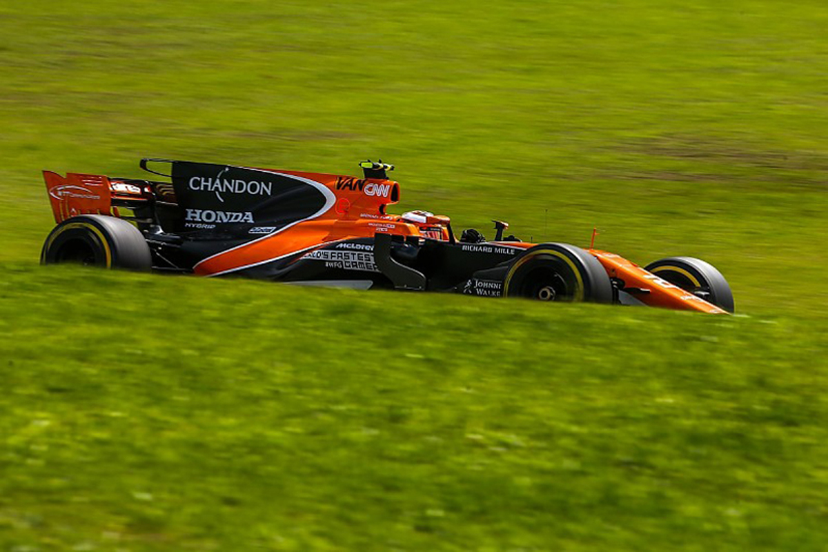 マクラーレン、2018年F1マシンへの現行シャークフィンの継続に反対票