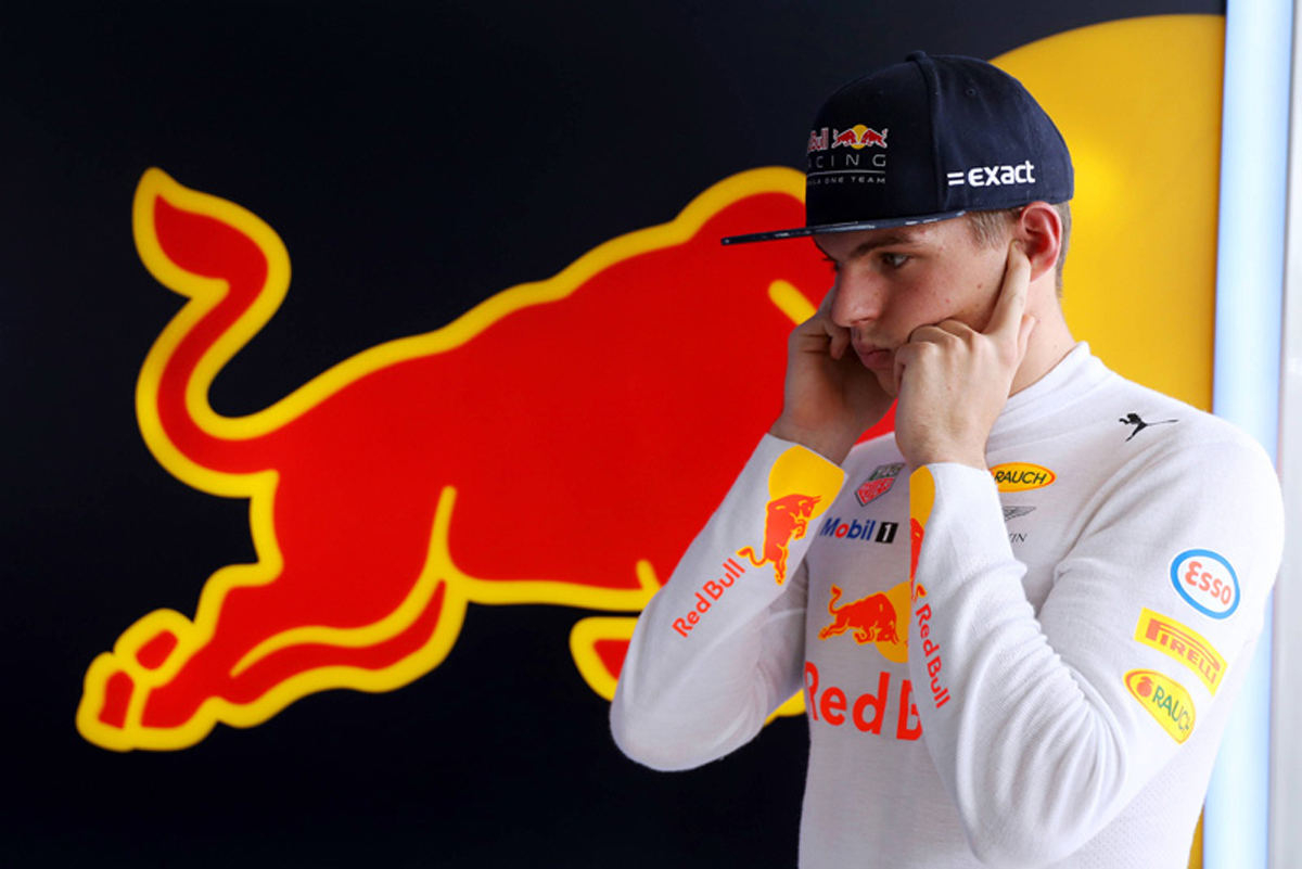 「フェラーリはフェルスタッペンと契約すべきだった」とブリアトーレ
