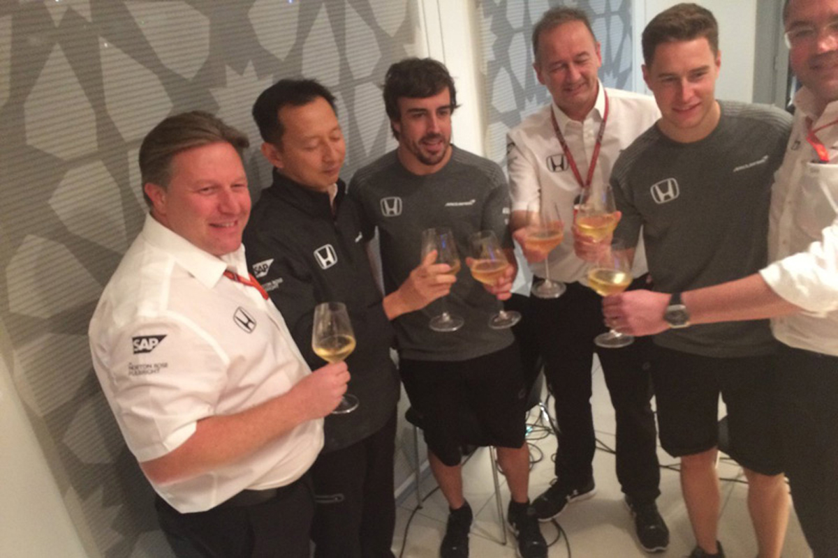 マクラーレンとホンダが別れの乾杯