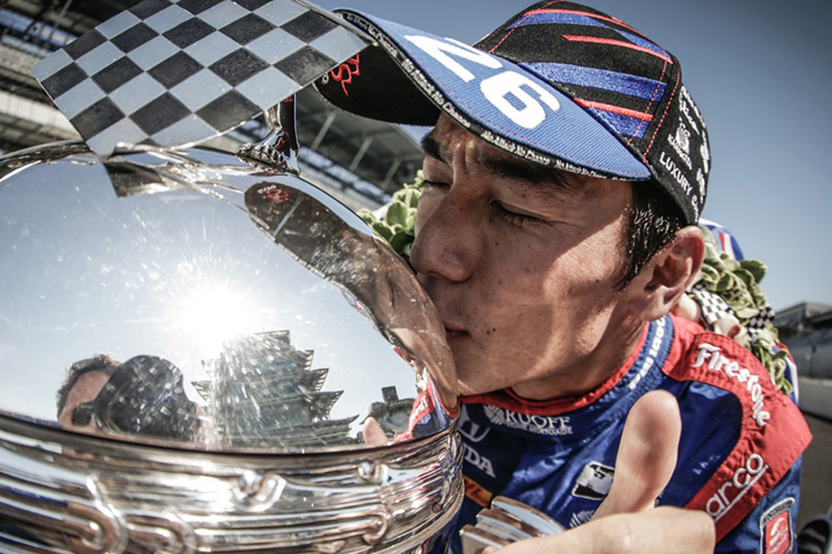 佐藤琢磨のインディ500優勝トロフィーが日本へ…米国を離れるのは史上初