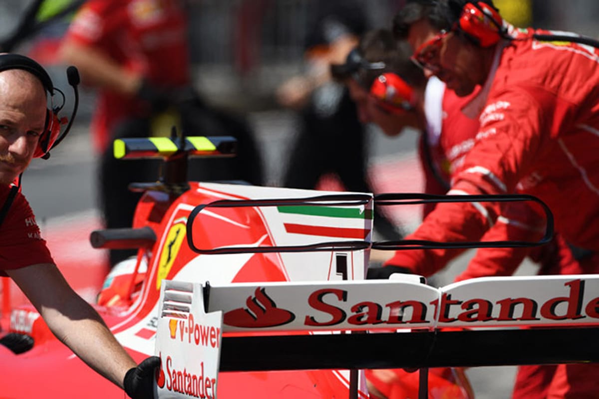 フェラーリ、2018年F1マシンにiQOSのロゴを掲載?