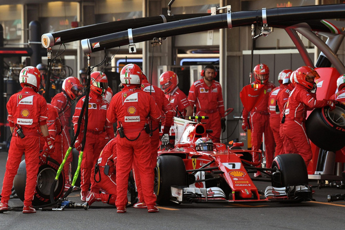 2017年F1 無線ベスト10…1位はライコネンの「ステアリングをよこせ！」