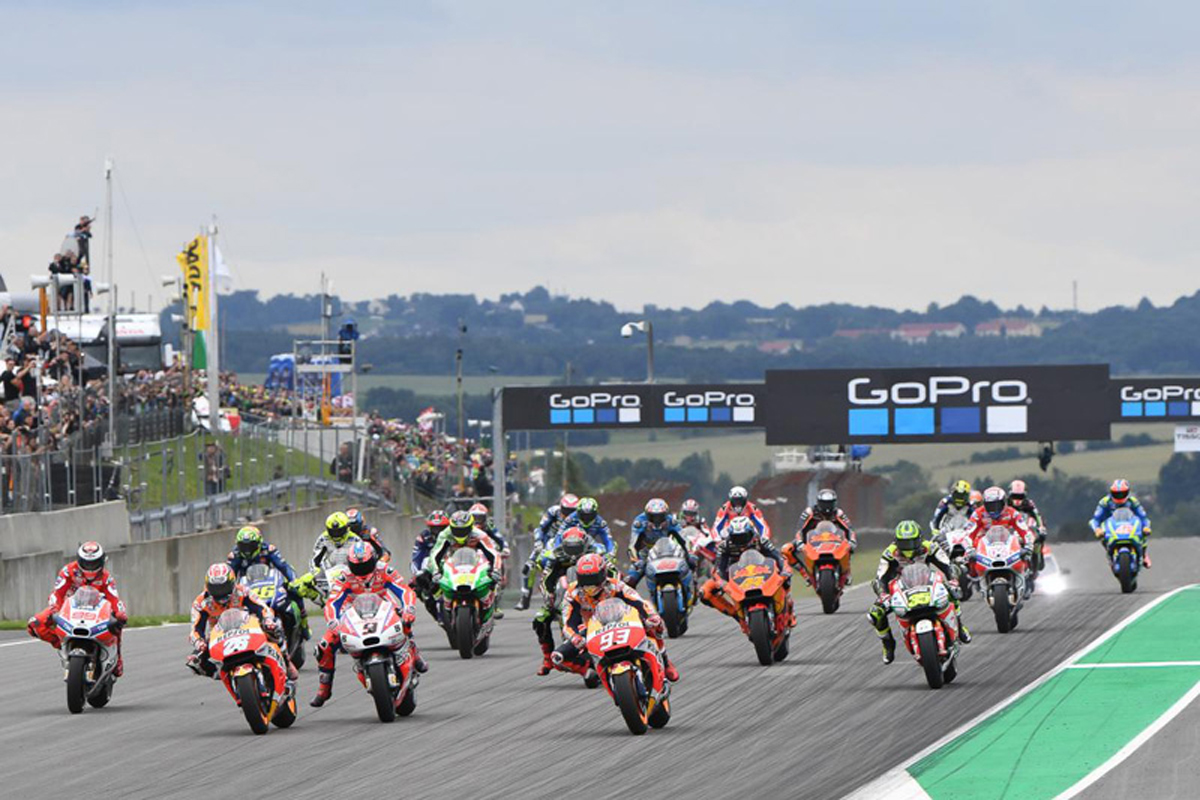 【MotoGP】 2018年からレーススーツにエアバックシステムの装備を義務化