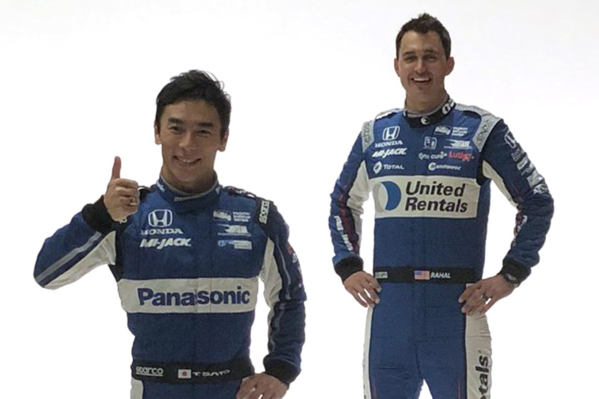 【インディカー】 佐藤琢磨、2018年のレーシングスーツを披露