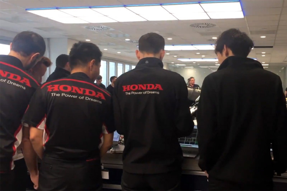 【動画】 トロロッソ・ホンダ、STR13でホンダF1エンジンを初始動!