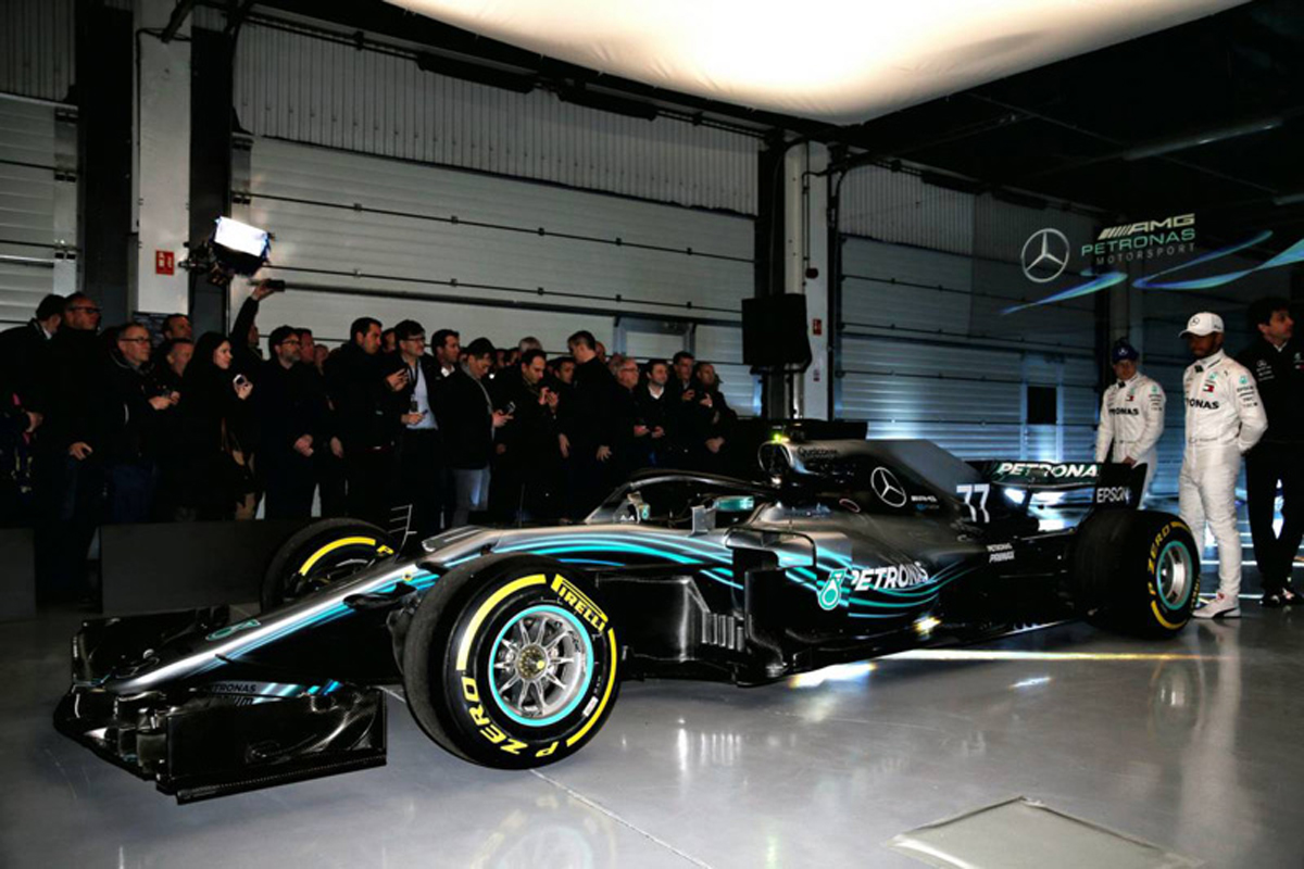 メルセデス W09 ： 正常進化を遂げた“ディーバ”