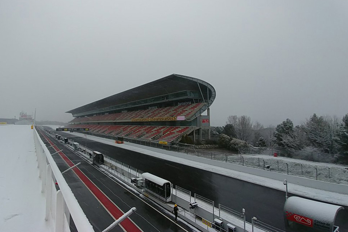 F1バルセロナ合同テスト3日目：カタロニア・サーキットには雪・・・