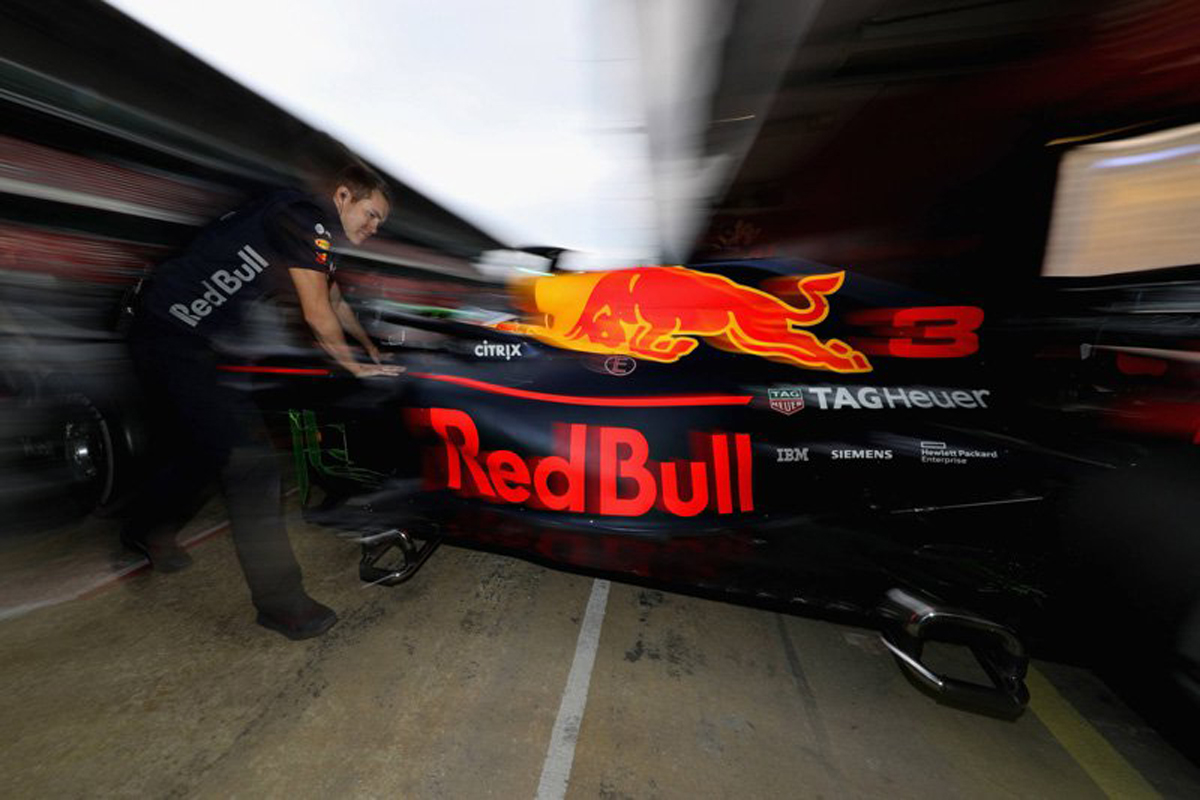 ルノーF1 「レッドブルには5月までにホンダかルノーかを決めてほしい」